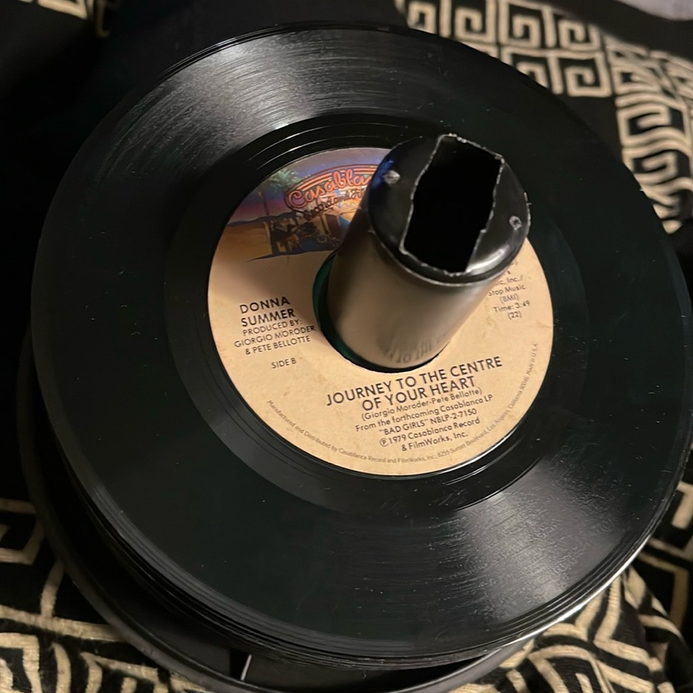 Casablanca Records Hot Stuff/Journey to the Centre of your heart. 45 RPM 1979